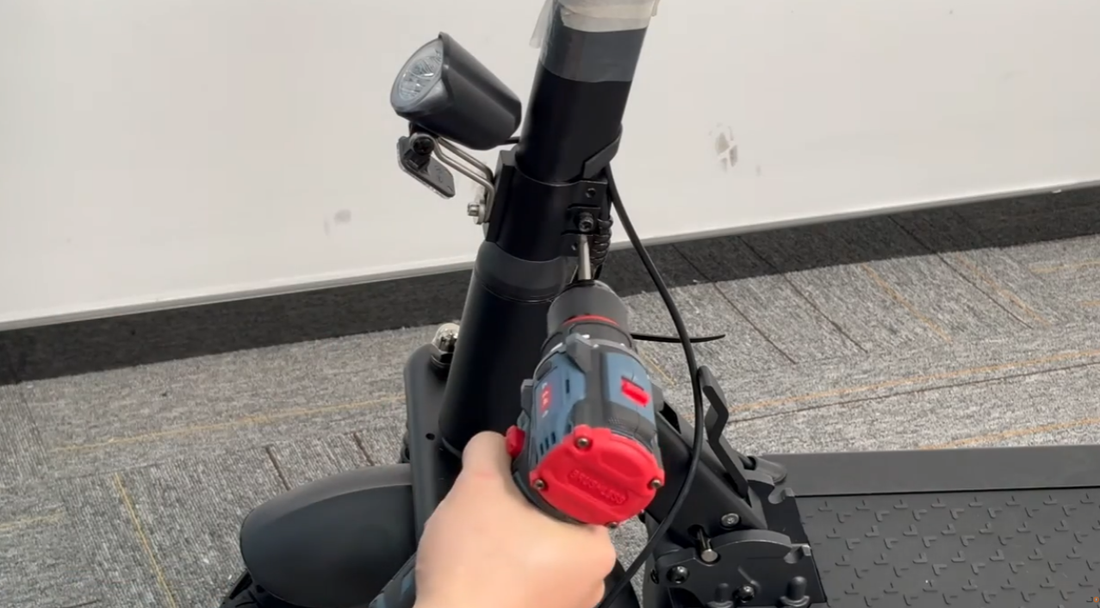 How to Fix Wobbly Handlebars on Your Electric Scooter: Troubleshooting & Repair Guide